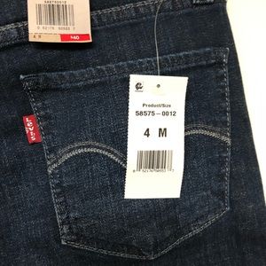 Levii’s Mid-rise, Slim-fit, Skinny Jeans